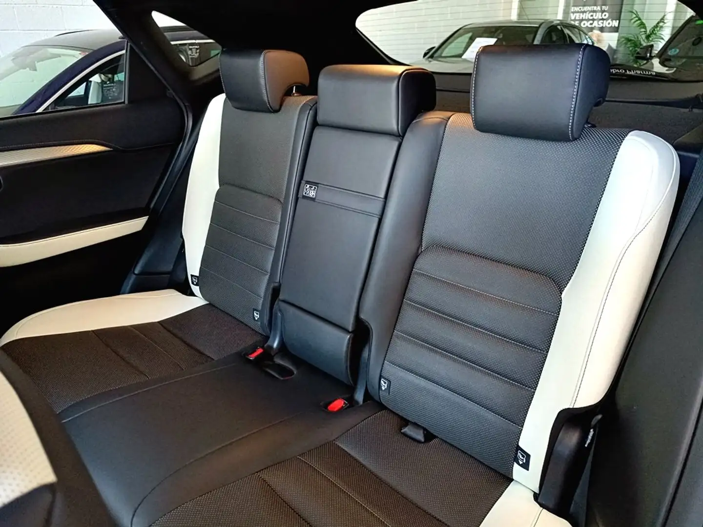 Lexus NX 300h NX 300h 2.5i AWD F Sport 197 ch - 1