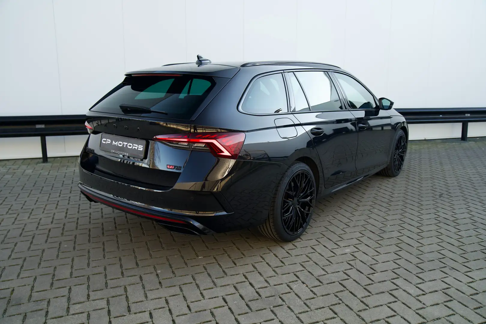 Skoda Octavia RS | 245 PK | BLACK EDITION | APPLE CARPLAY Schwarz - 2