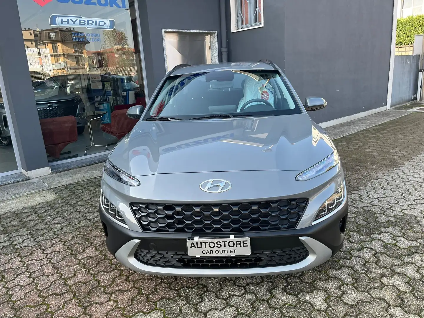 Hyundai KONA 1.6 FULL HYBRID 141 cv ELETTRICA /BENZINA Grigio - 2