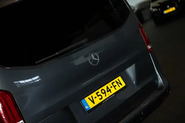 Mercedes-Benz Vito view 16