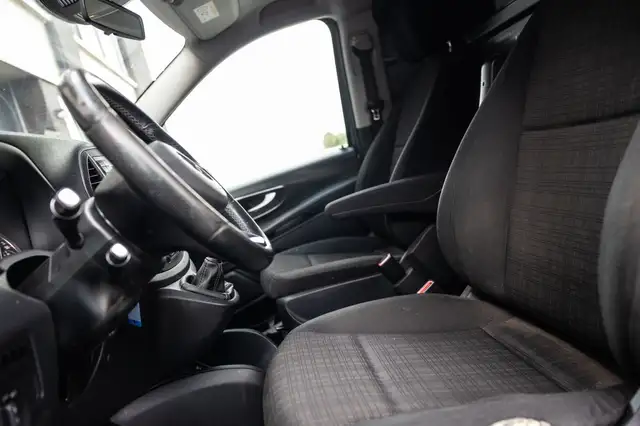 Mercedes-Benz Vito view 4