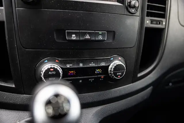 Mercedes-Benz Vito view 20