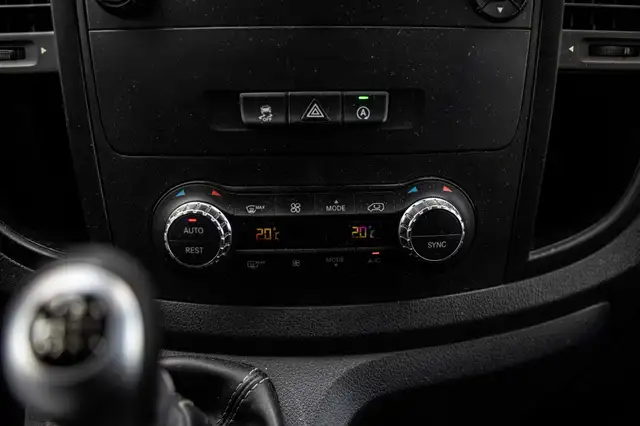 Mercedes-Benz Vito view 11