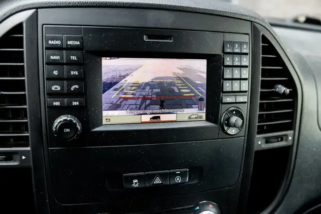 Mercedes-Benz Vito view 9