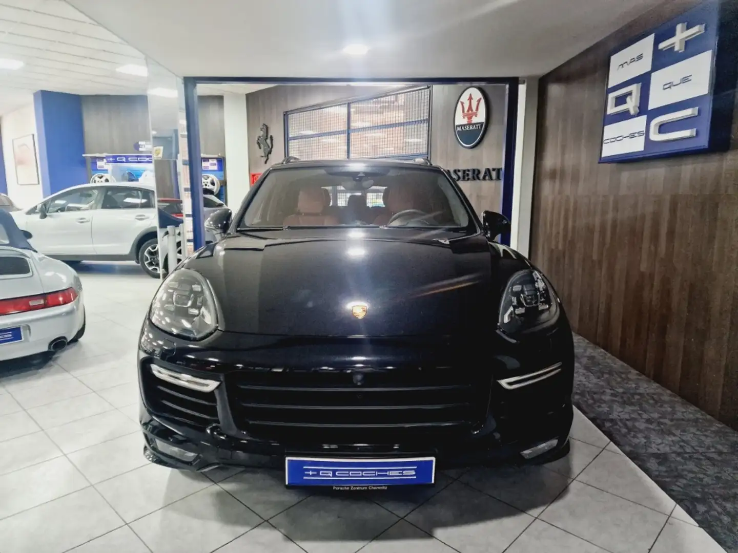 Porsche Cayenne Turbo Aut. Negro - 2