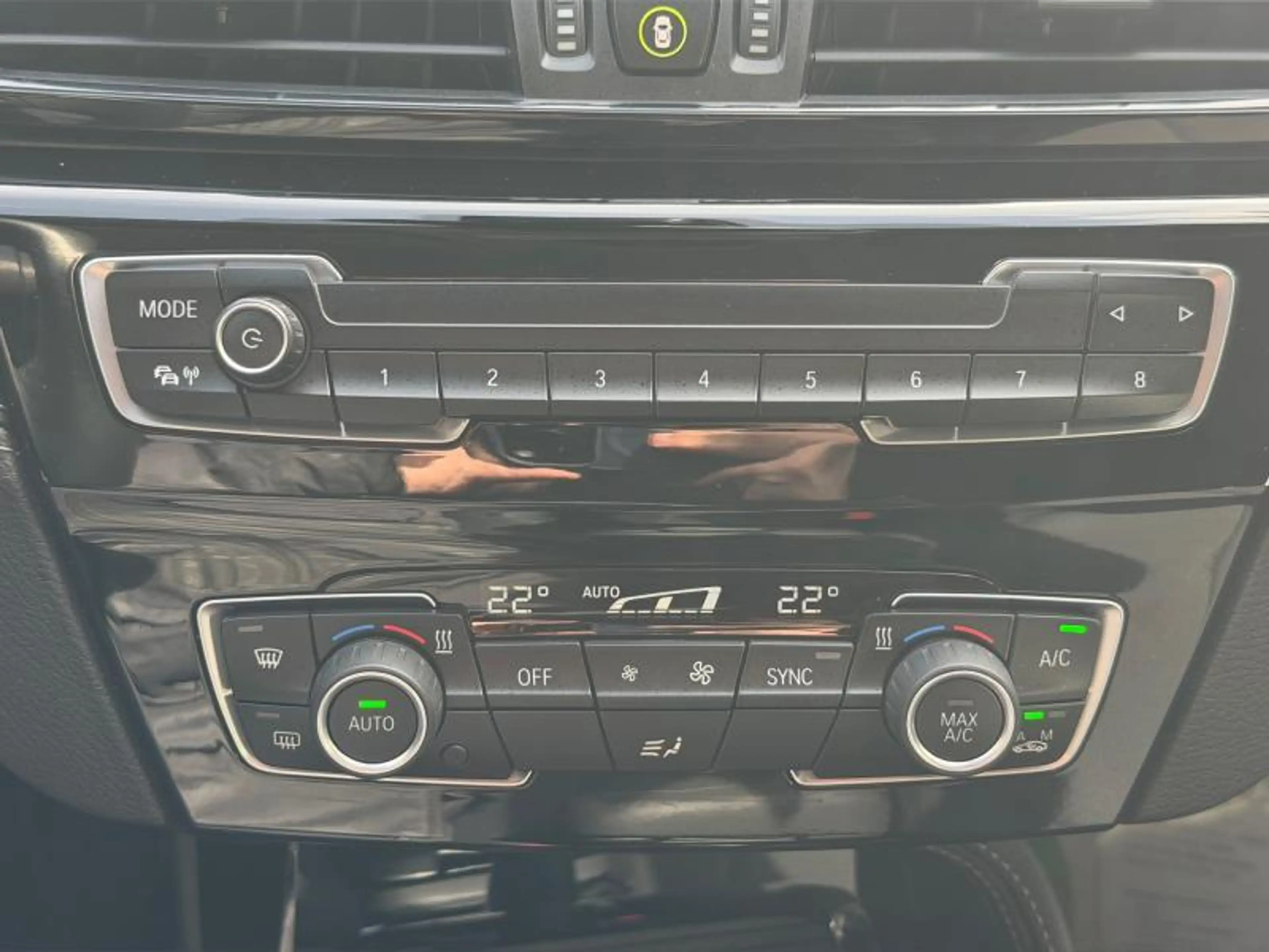 BMW X2 1.5D 115cv bleu 01/22 53347km Airco GPS Bluetooth — photo 12