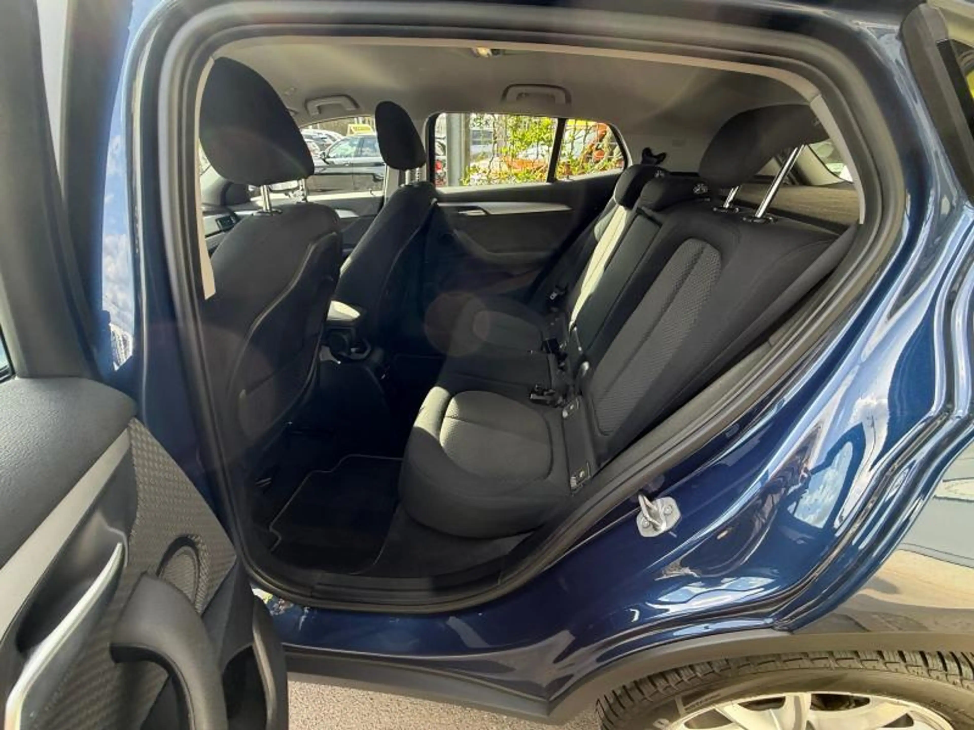 BMW X2 1.5D 115cv bleu 01/22 53347km Airco GPS Bluetooth — photo 7