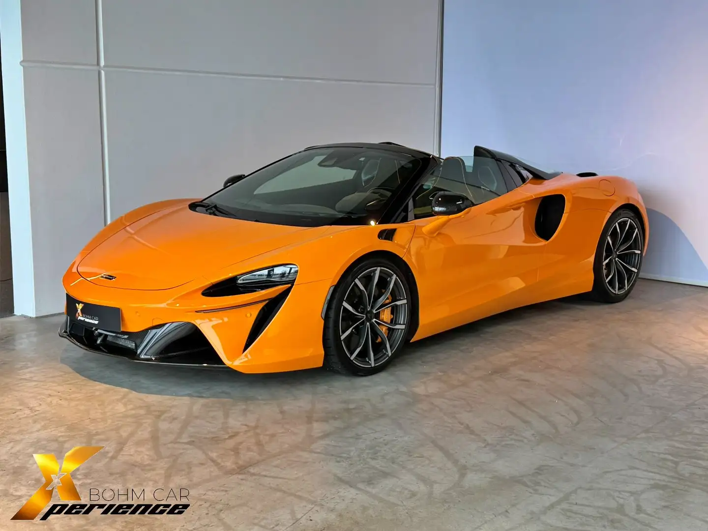 McLaren Artura Spider - Vollcarbon - B&W - 360° - Lift Orange - 2