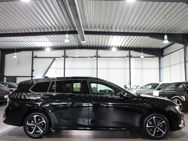 Opel Astra L ST 1.2 T GS-SPORT TECH BLACK / PANORAMA — photo 8