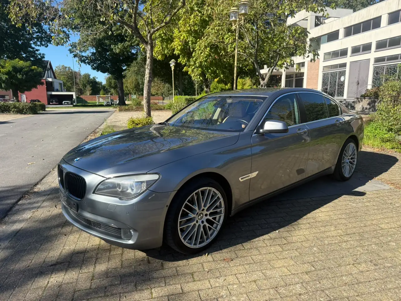 BMW 730