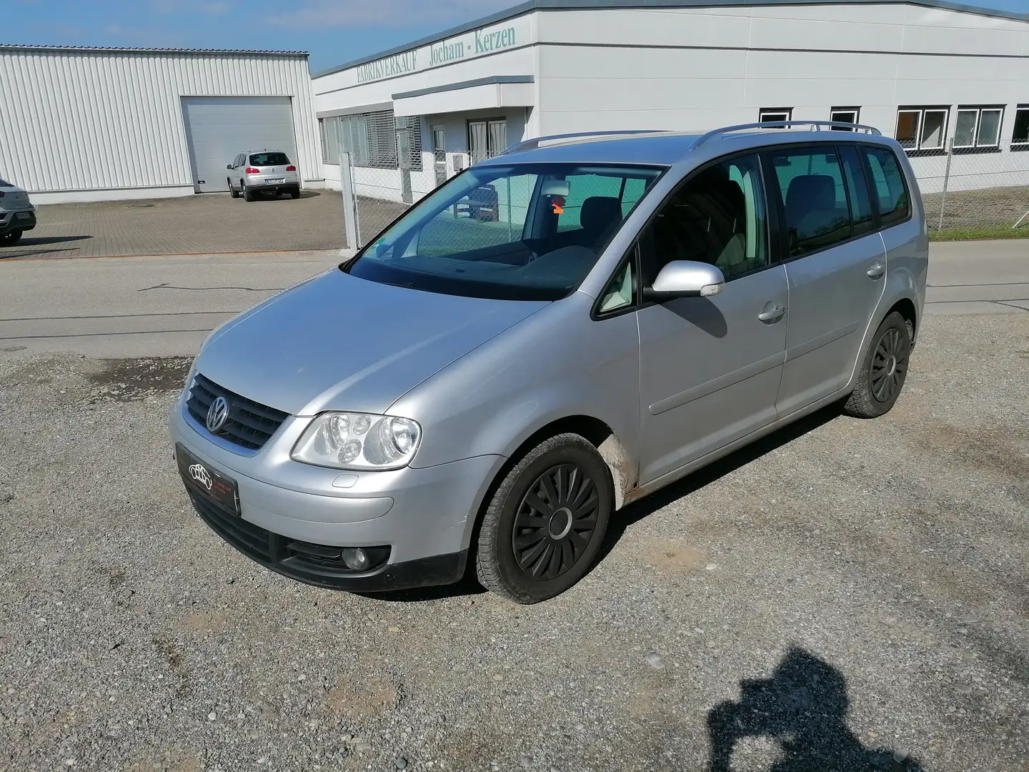 Volkswagen Touran 2.0 FSI Highline ohne Tüv Euro 4 Klima Silber - 1