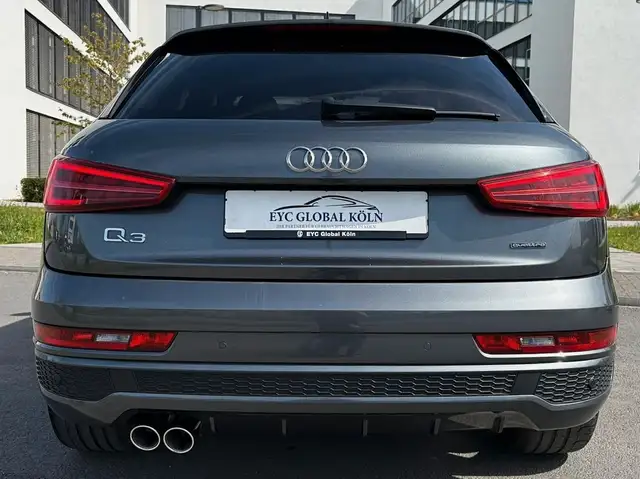 Audi Q3 view 7