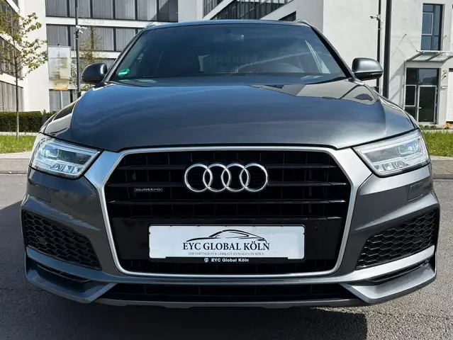 Audi Q3 view 8