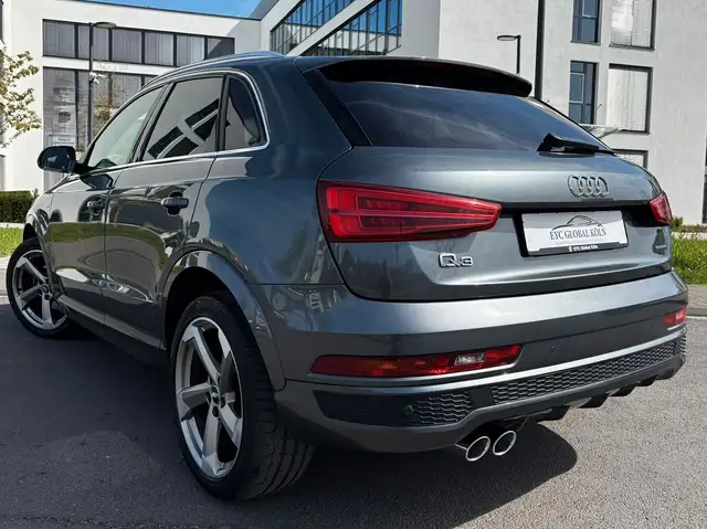 Audi Q3 view 4