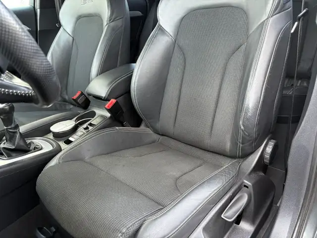 Audi Q3 view 12
