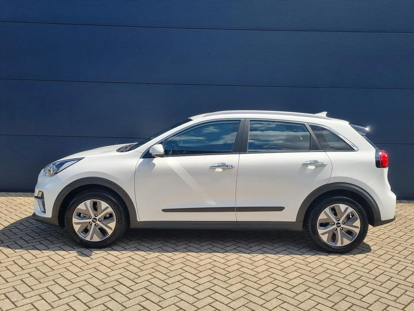 Kia e-Niro 64kWh 204pk DynamicLine | Trekhaak | All Season Ba Blanc - 2
