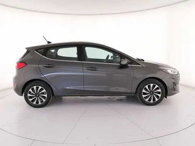 Ford Fiesta view 3