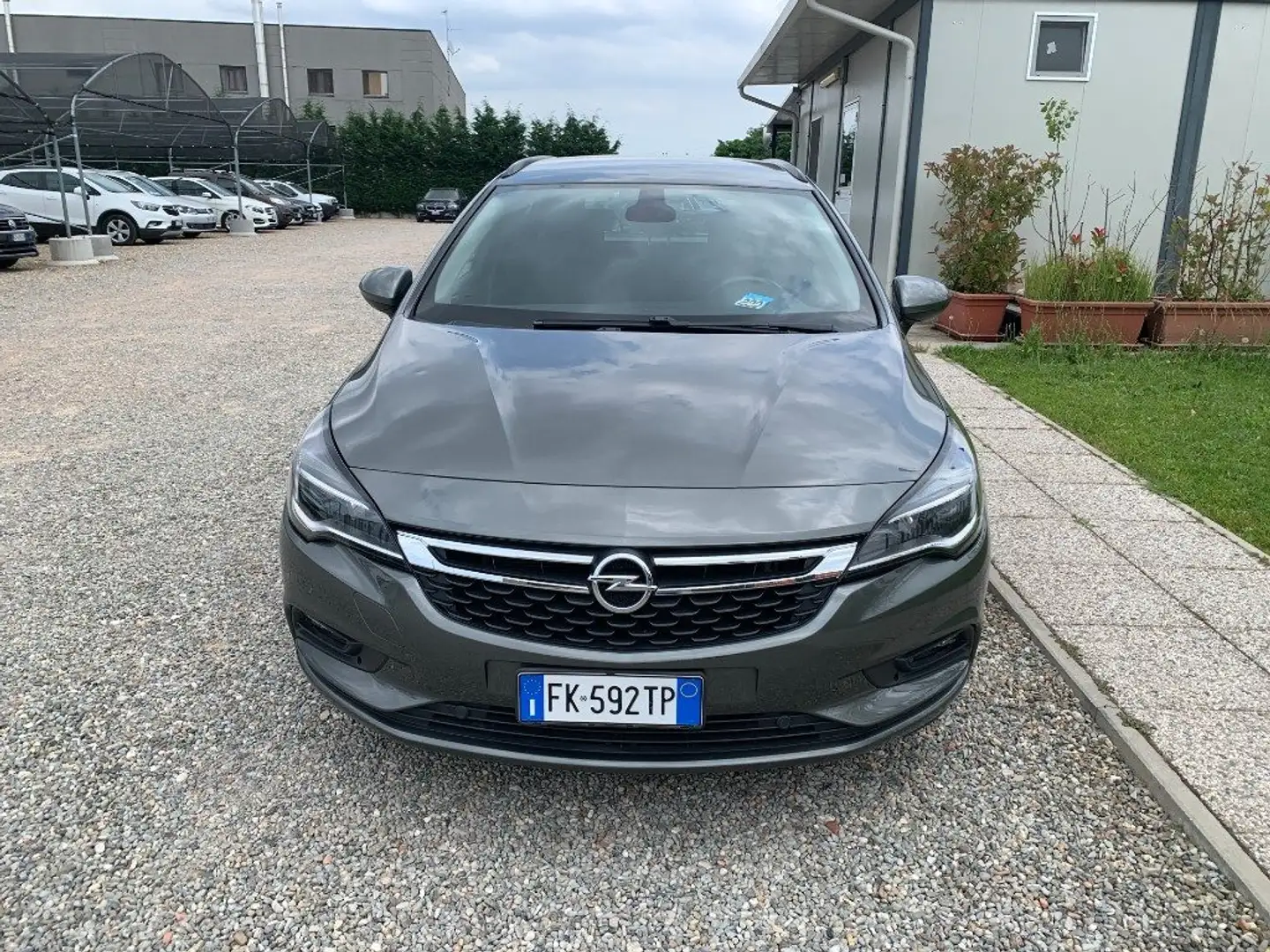 Opel Astra 1.6 CDTi 136CV aut. Sports Tourer Innovation Gris - 2