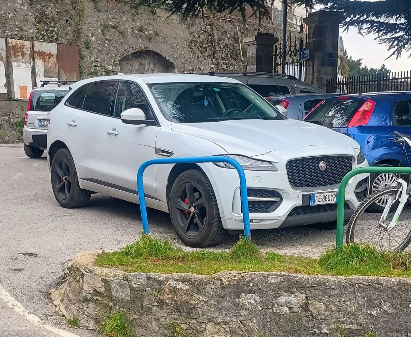 Jaguar F-Pace 2.0d R-Sport 180cv - 2