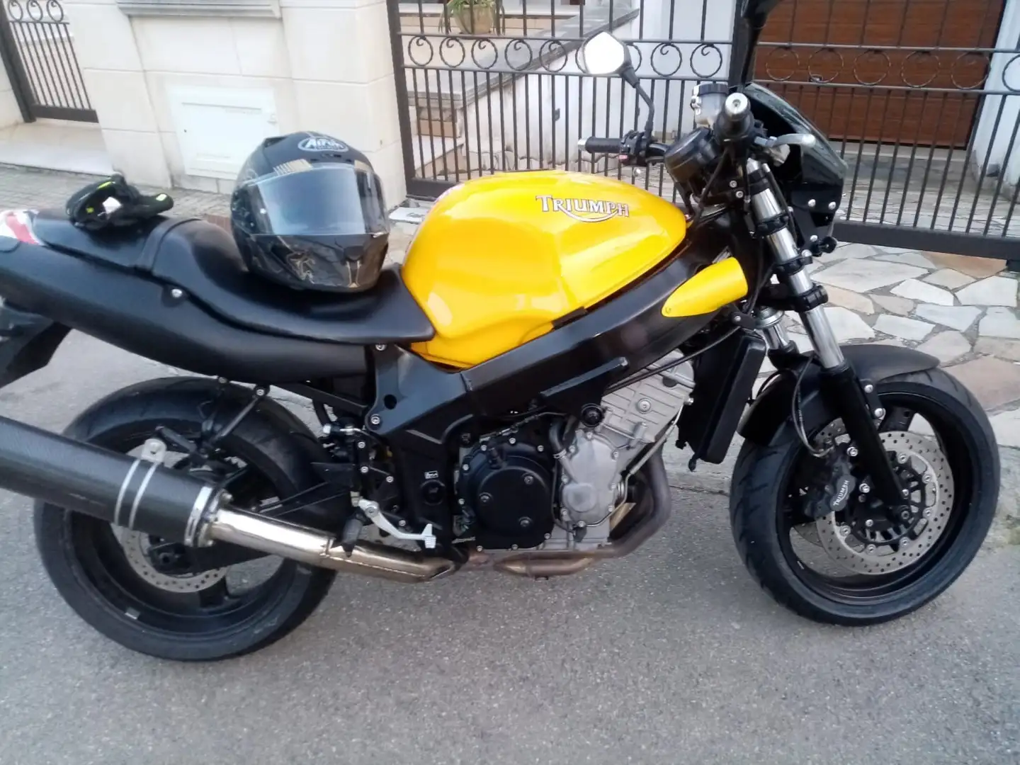 Triumph Daytona 600 Jaune - 2