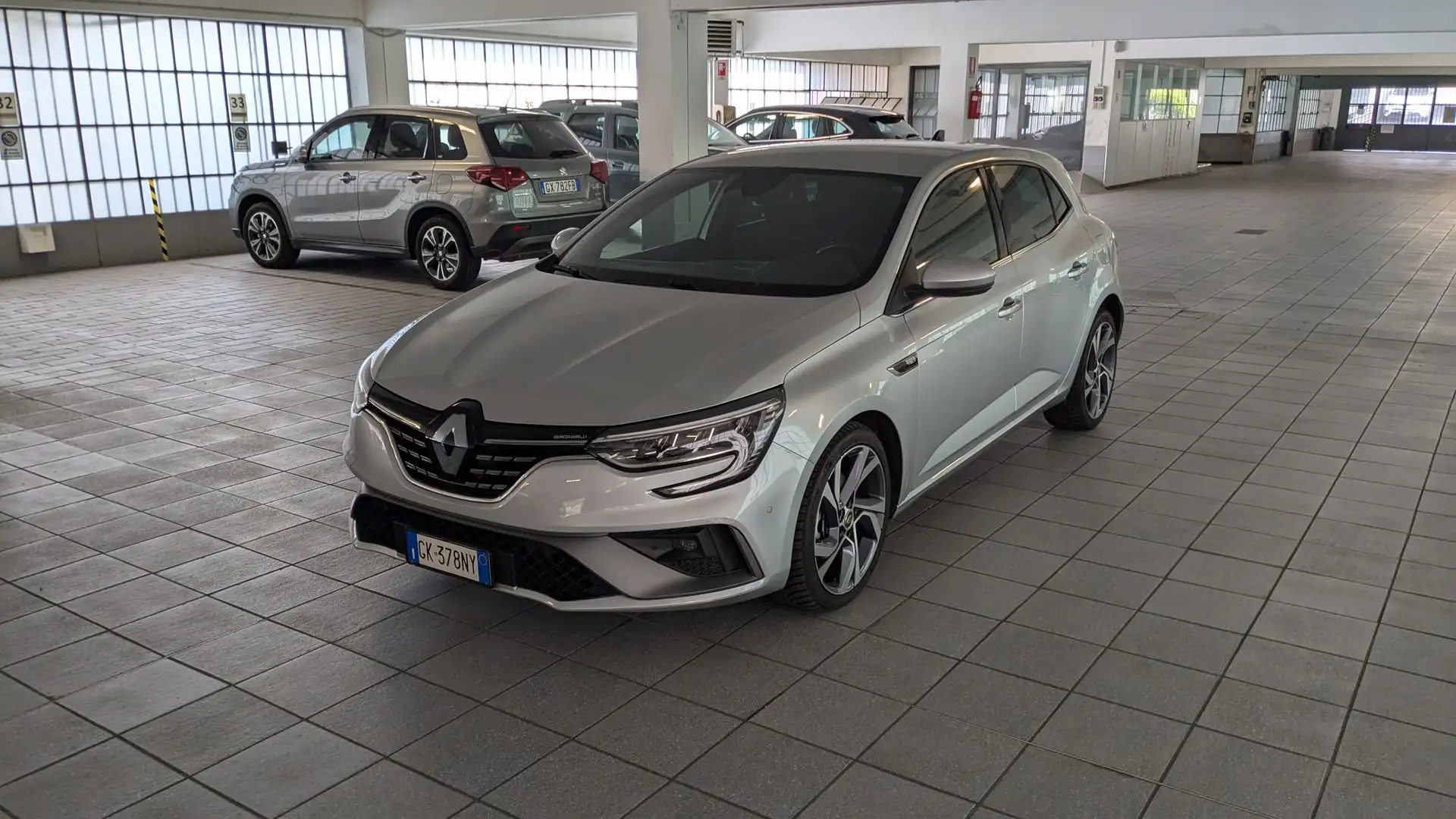 Renault Megane Plug-in Hybrid E-TECH 160 R.S. Line Zilver - 1