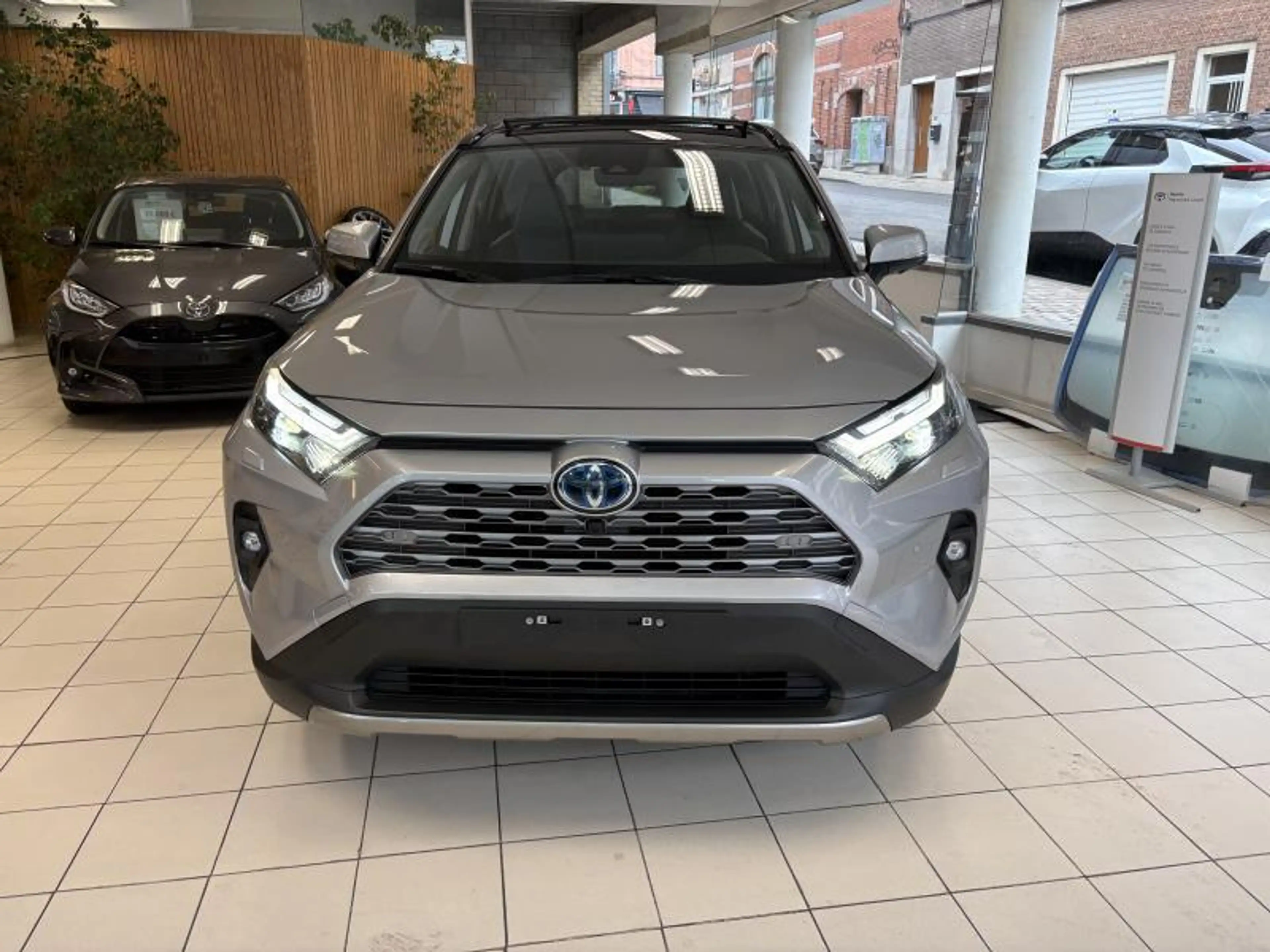 Toyota RAV 4 PREMIUM PLUS AWD — photo 2