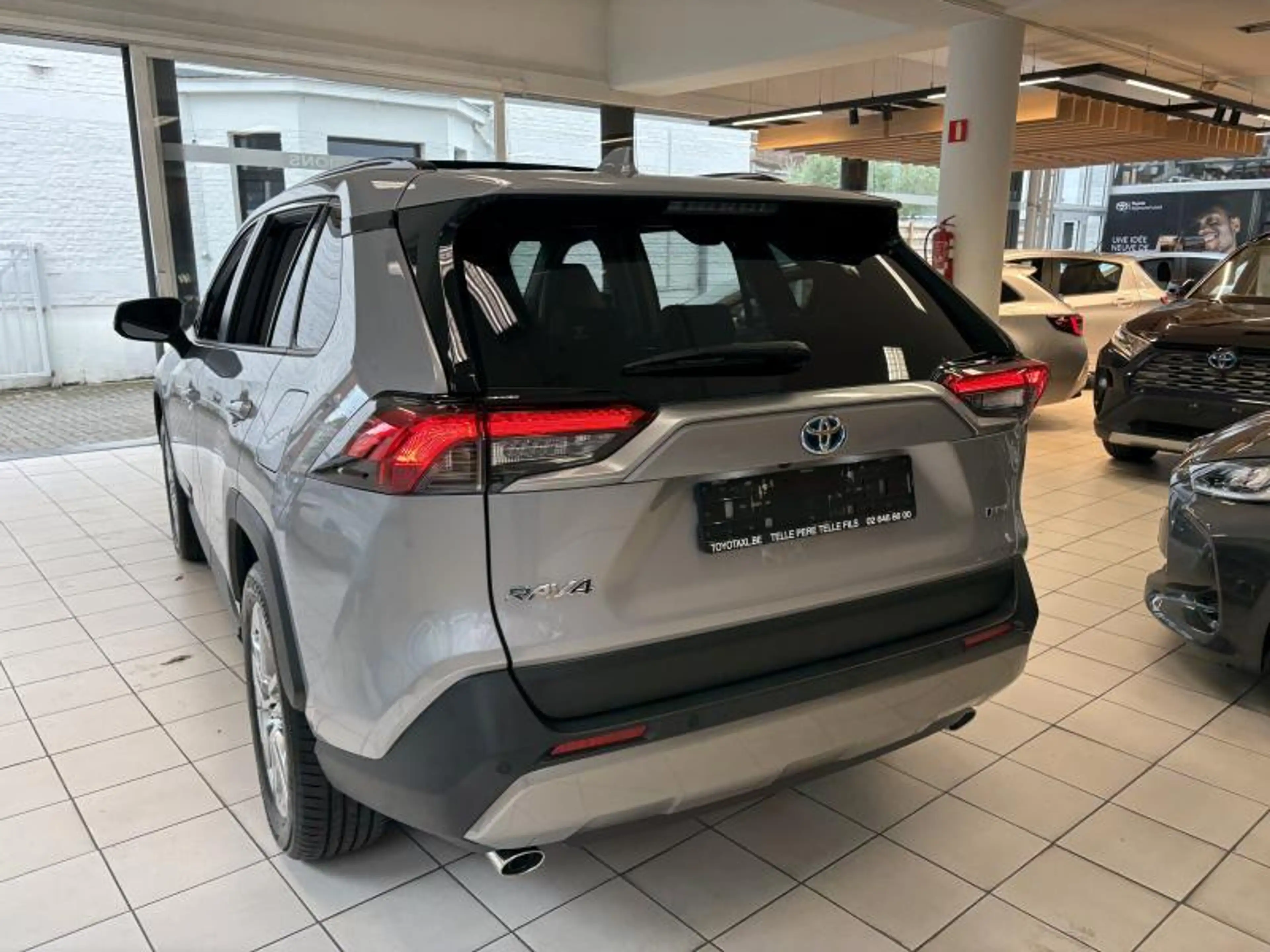 Toyota RAV 4 PREMIUM PLUS AWD — photo 9