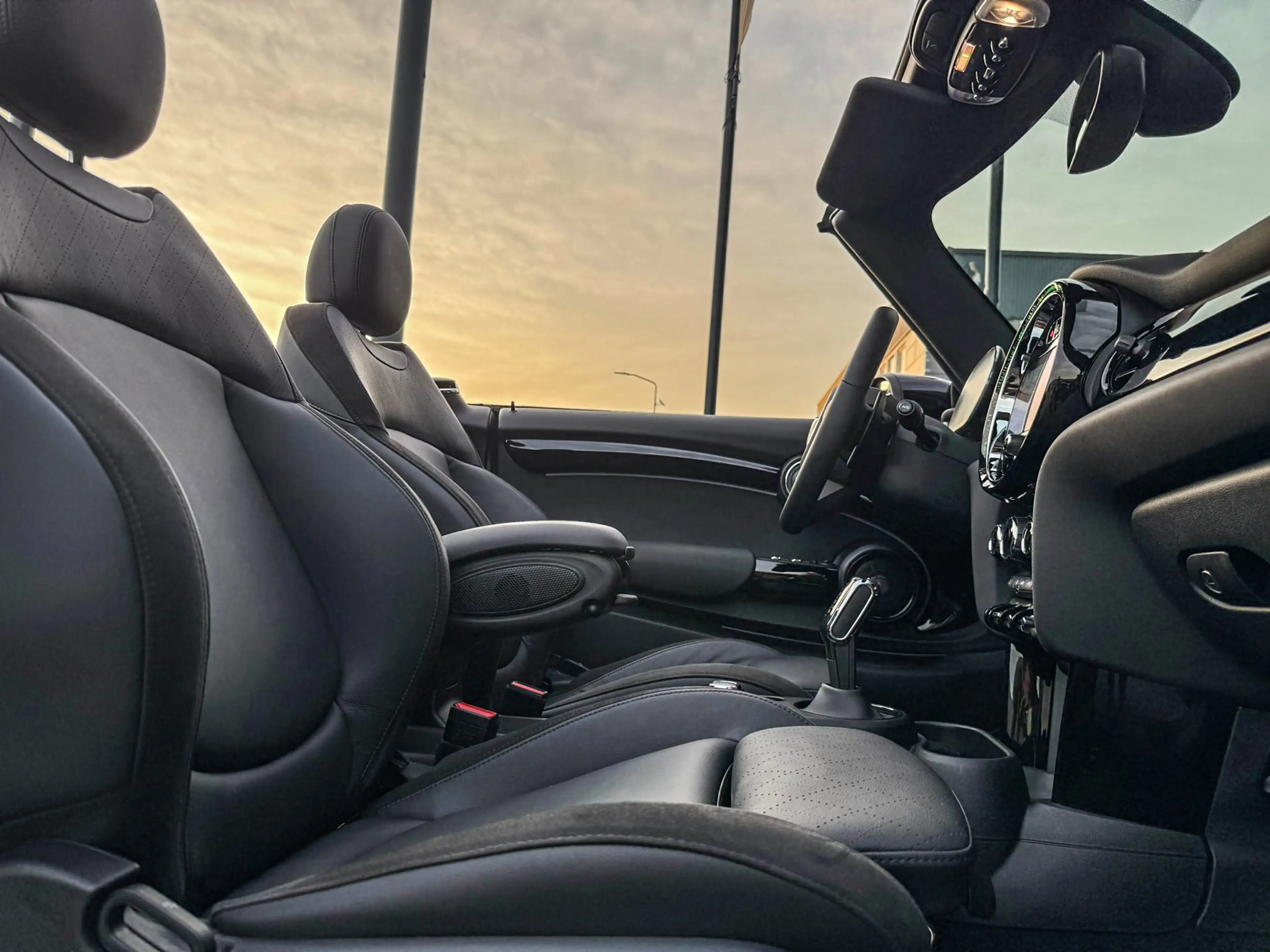 MINI John Cooper Works Cabrio 2.0 JCW Pack F1 aut 231pk Rooftop grey/Camera/18"J — photo 8