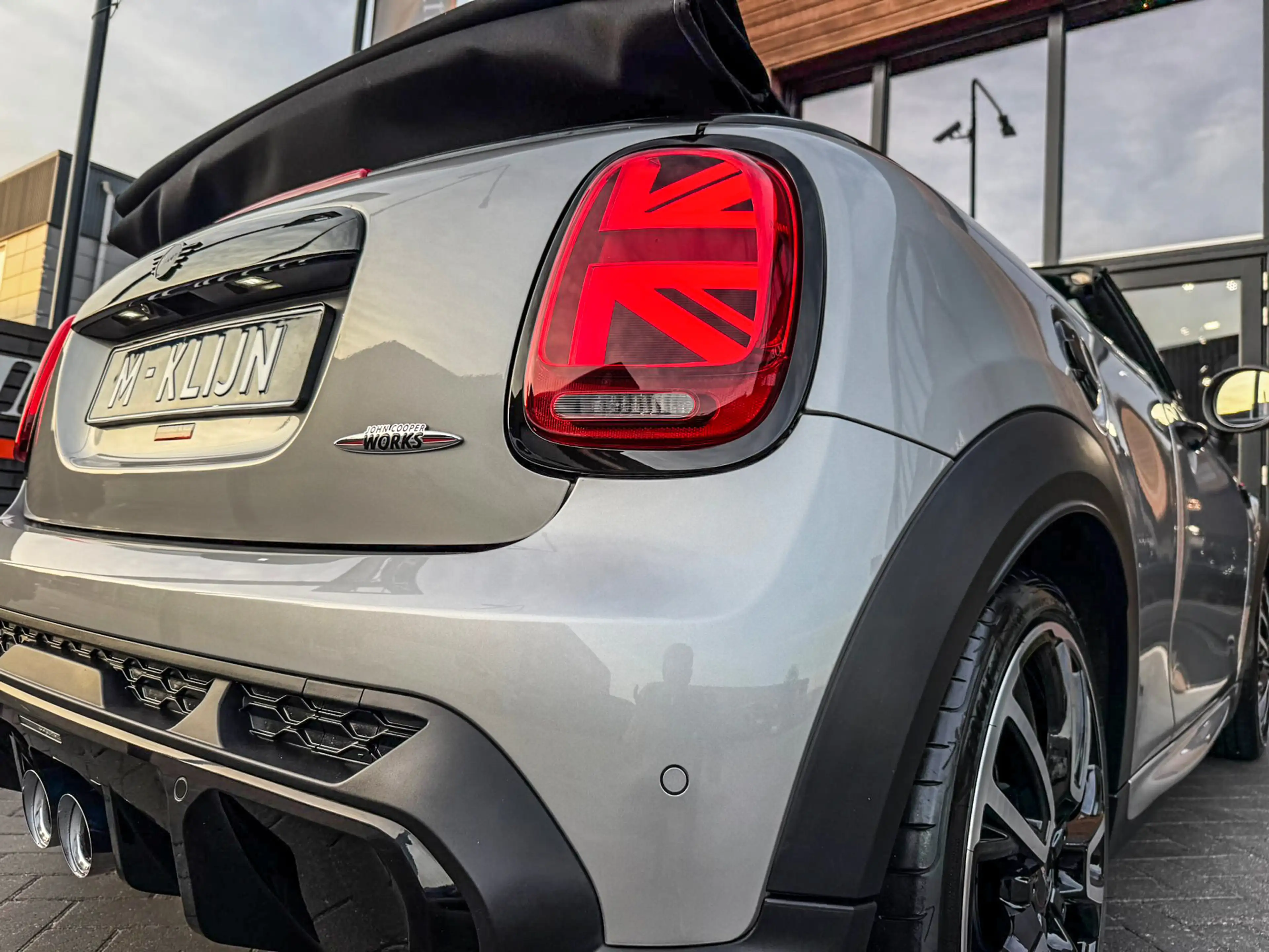 MINI John Cooper Works Cabrio 2.0 JCW Pack F1 aut 231pk Rooftop grey/Camera/18"J — photo 15