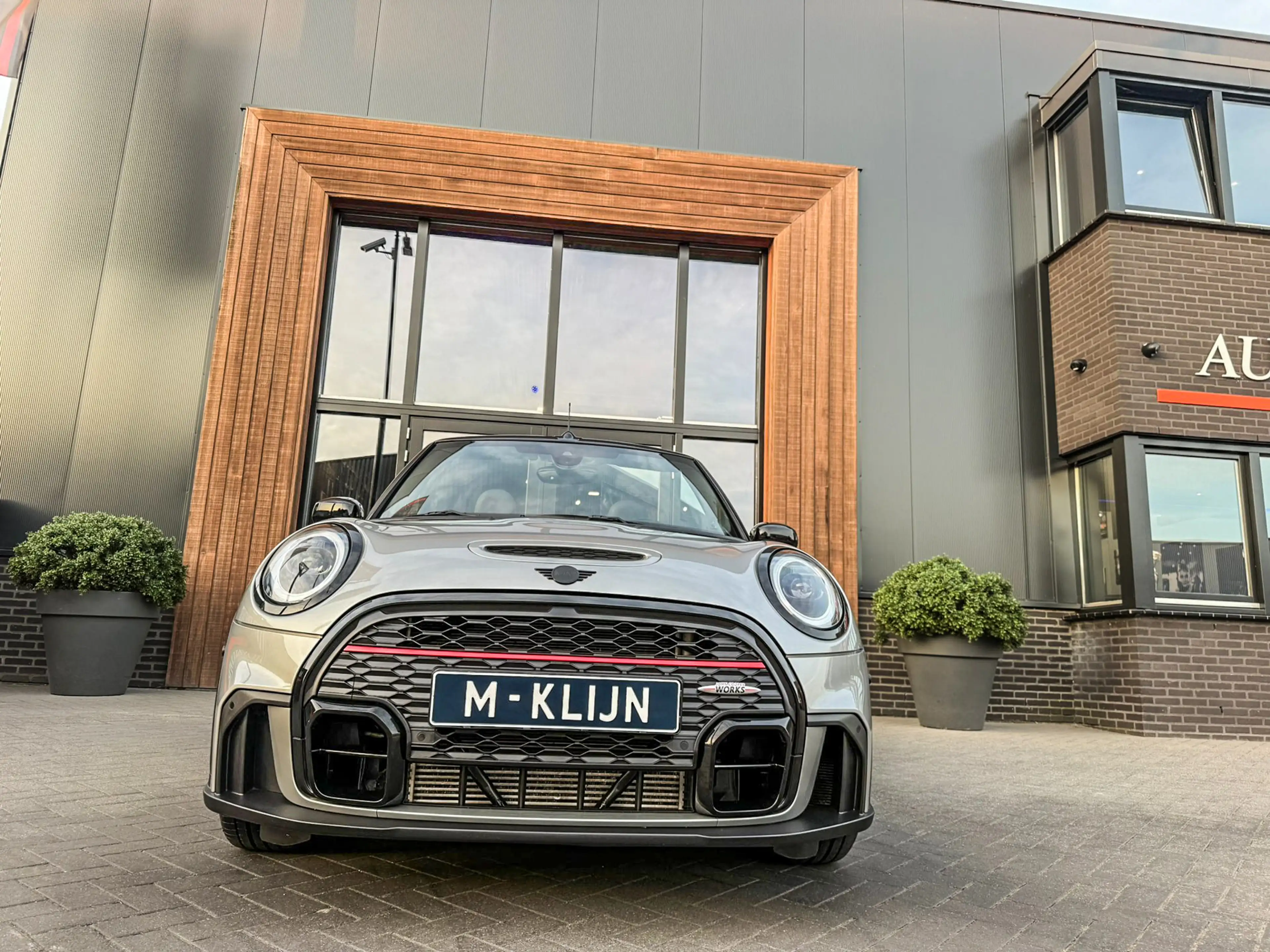 MINI John Cooper Works Cabrio 2.0 JCW Pack F1 aut 231pk Rooftop grey/Camera/18"J — photo 3