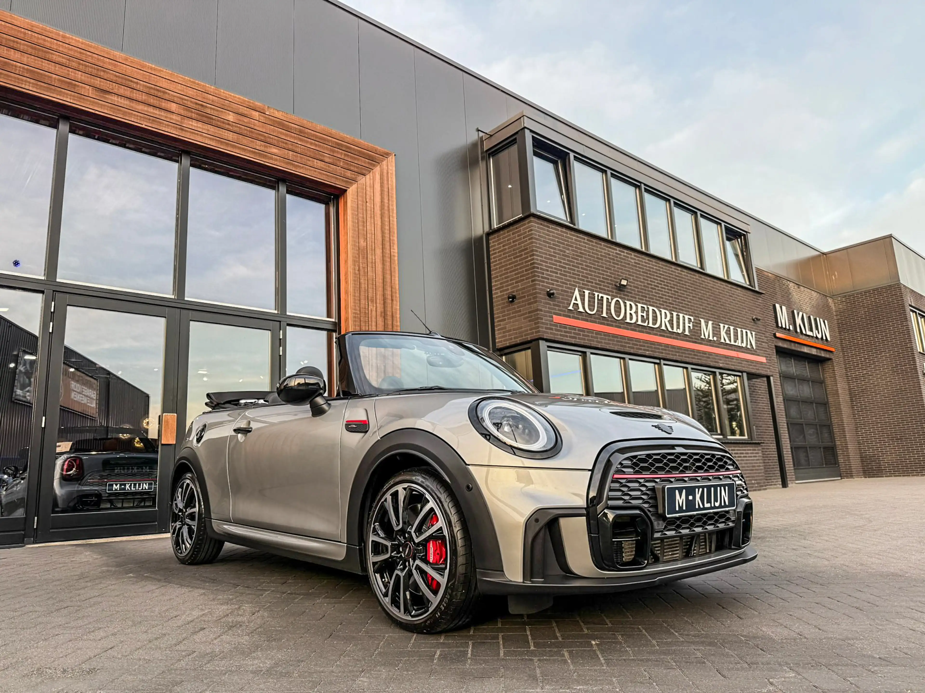 MINI John Cooper Works Cabrio 2.0 JCW Pack F1 aut 231pk Rooftop grey/Camera/18"J