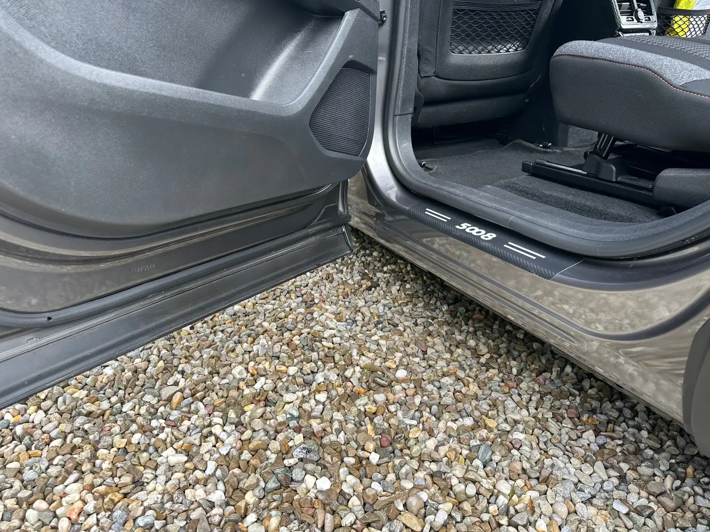 Peugeot 5008 5008 1,2 PureTech 130 S Grau - 2