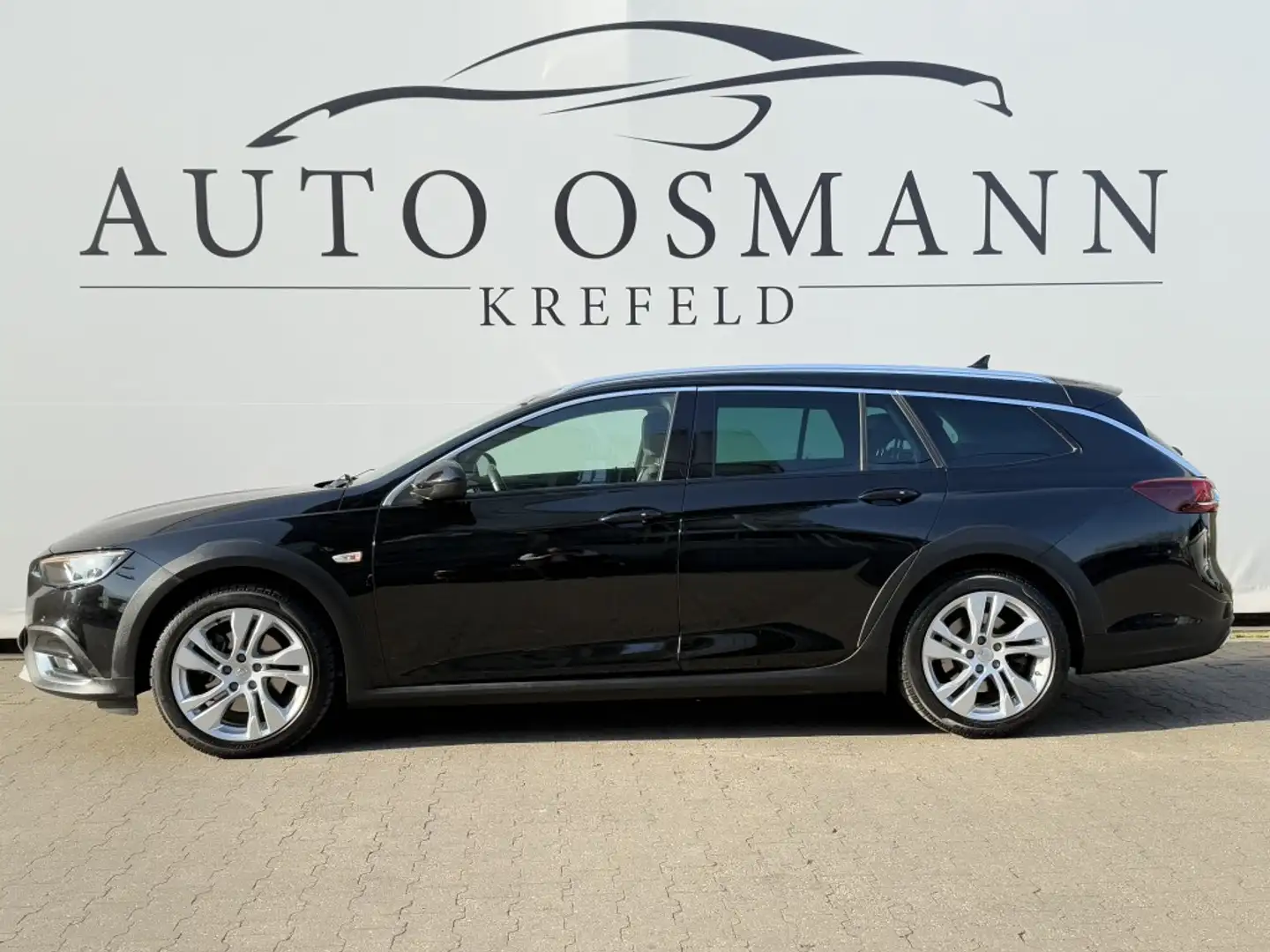 Opel Insignia 2.0 BiTrb D 4x4 Automatik  DAB  AHK Schwarz - 2