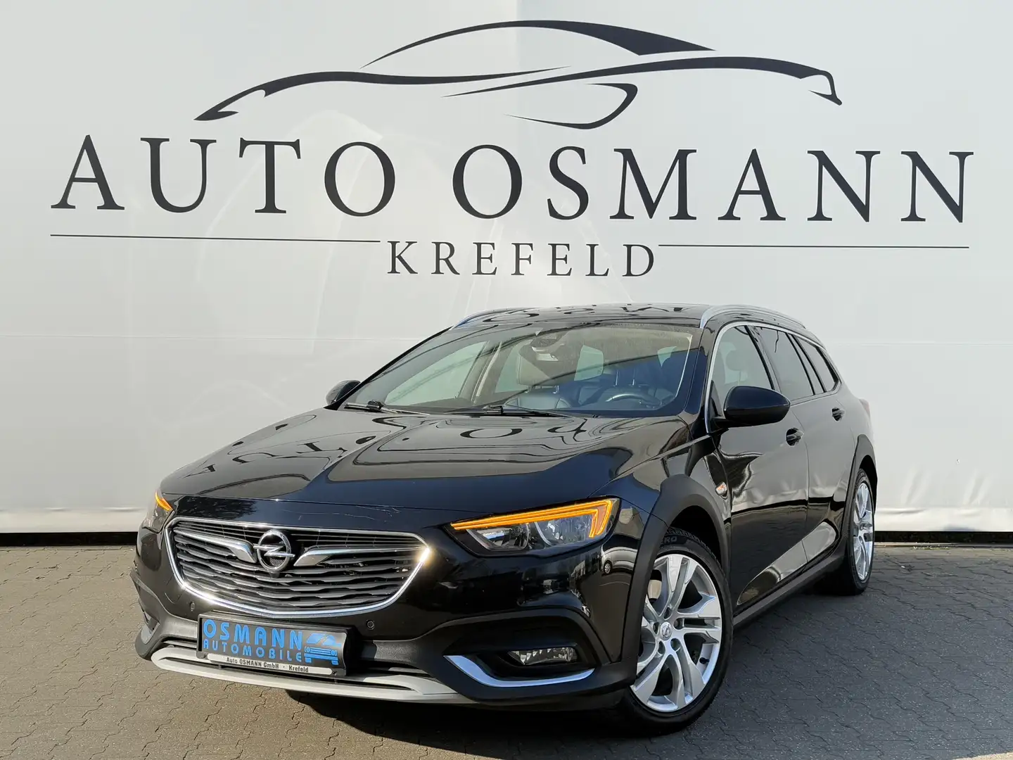 Opel Insignia 2.0 BiTrb D 4x4 Automatik  DAB  AHK Schwarz - 1