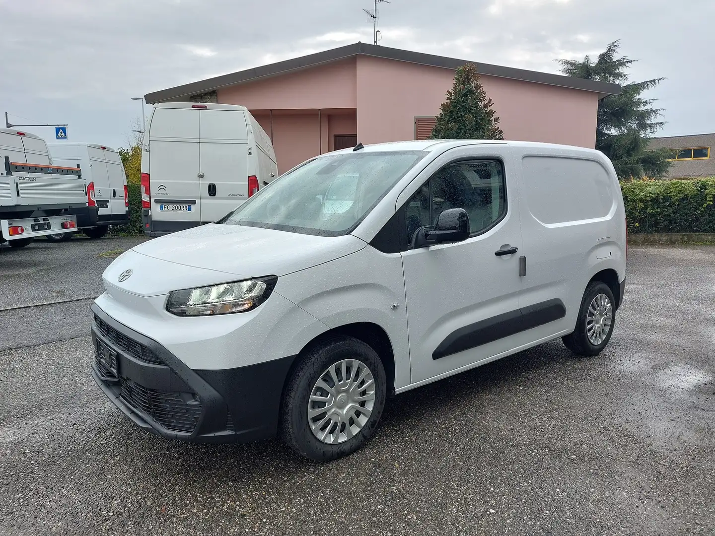 Toyota Proace City 1.5 tdi 100 cv Comfort PC Km.0! telecamera + ADAS Bianco - 1