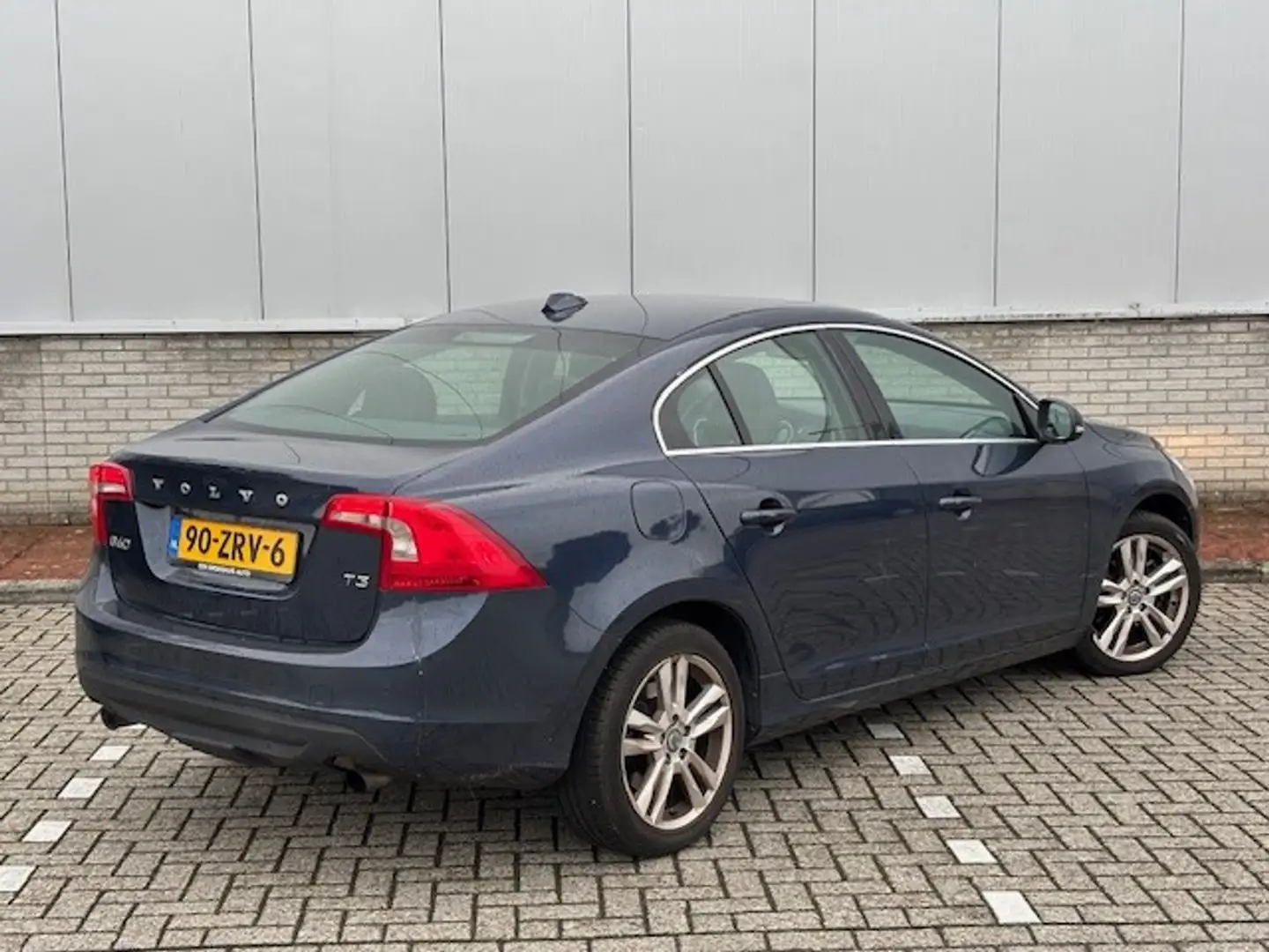 Volvo S60 T3 Momentum | Uniek Lage KM! | All-Season | Trekha Bleu - 2