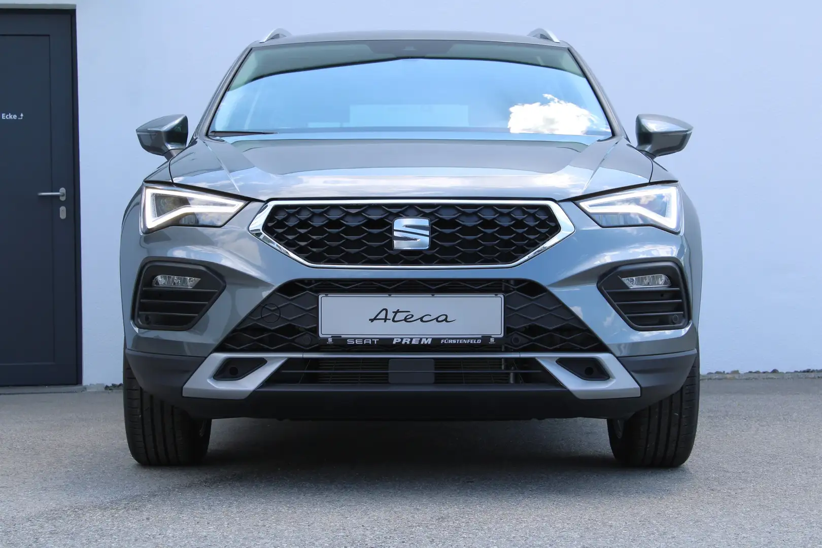SEAT Ateca Style Edition 1.0 TSI mit vielen Extras! Grau - 1