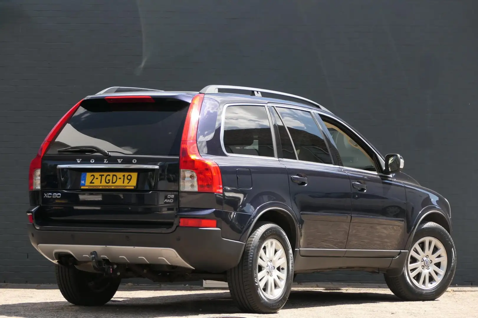 Volvo XC90 2.4 D5 Summum AWD Leer | Trekhaak | APK t/m Okt 20 Azul - 2