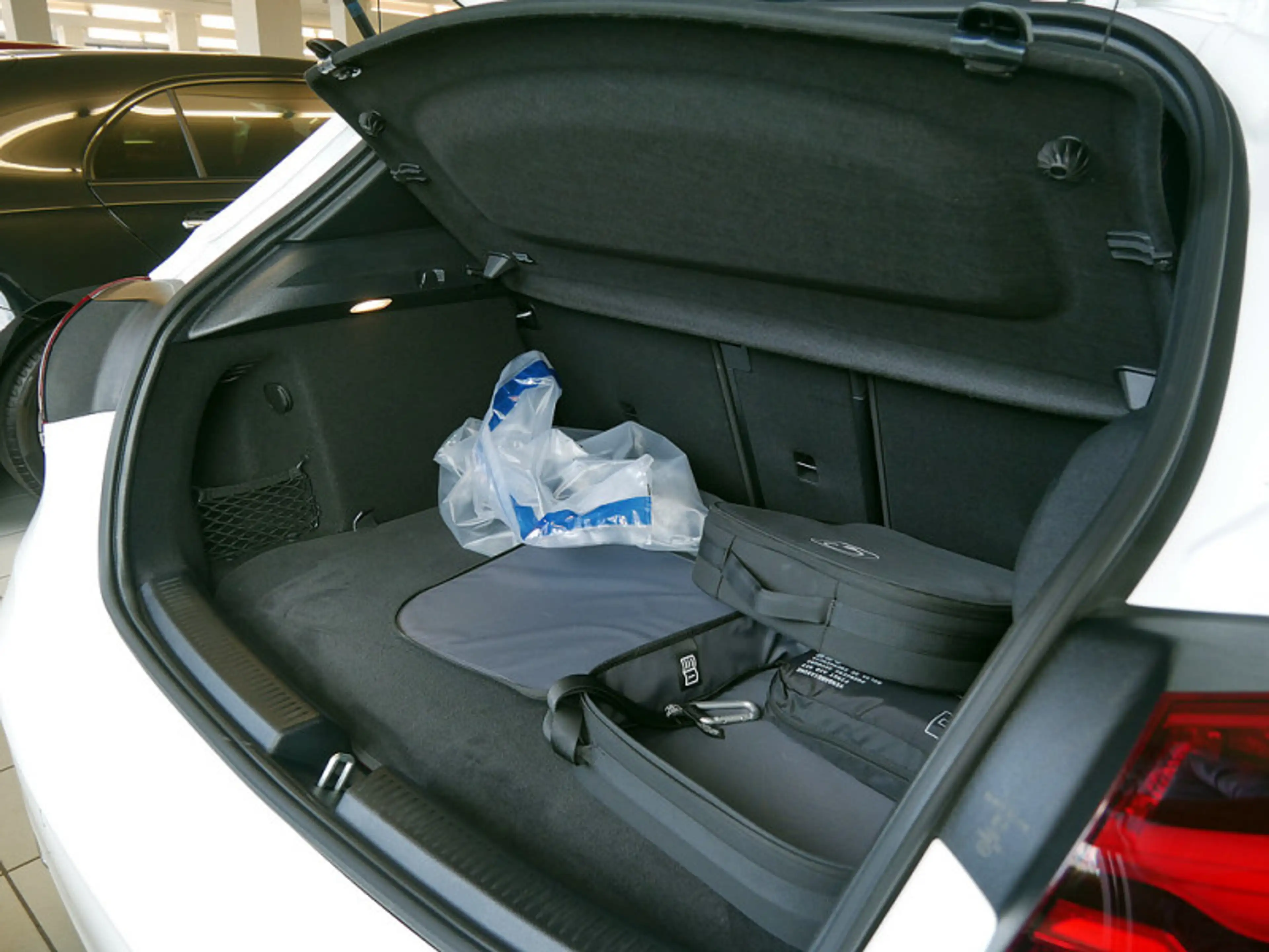 Mercedes-Benz A 250 e , AMG 360 DISTR KAMERA PANO SPUR STANDH — photo 12