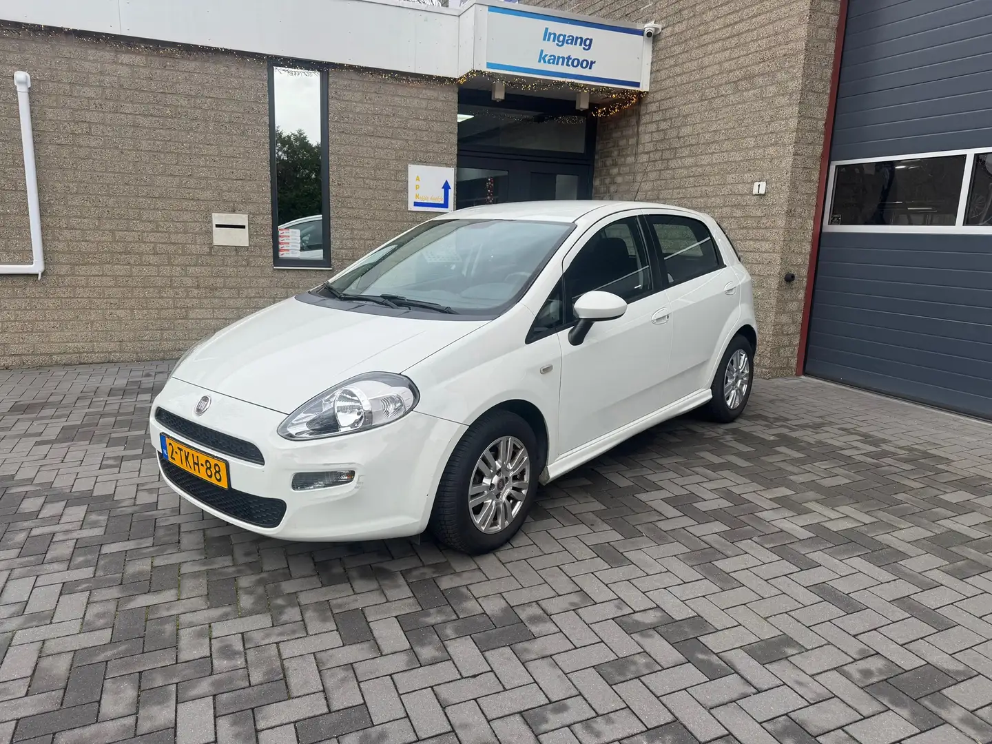 Fiat Punto Evo 0.9 TwinAir Street Wit - 2