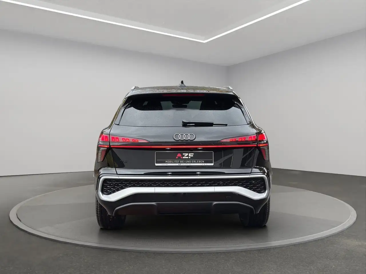 Audi Q3 SUV TFSI S tronic+PANO+LED+S LINE 7