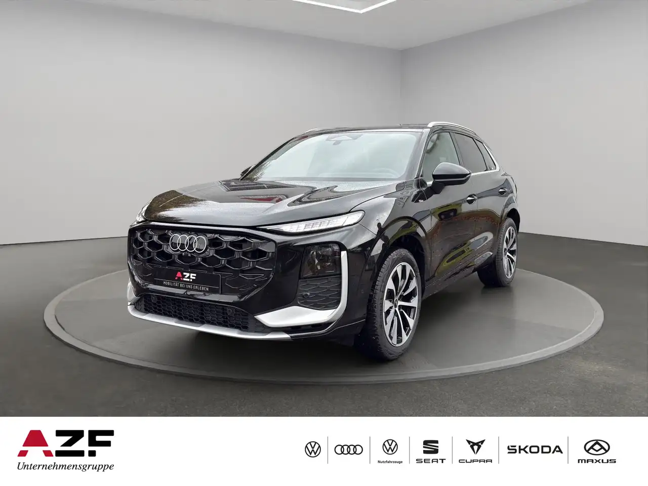 Audi Q3 SUV TFSI S tronic+PANO+LED+S LINE