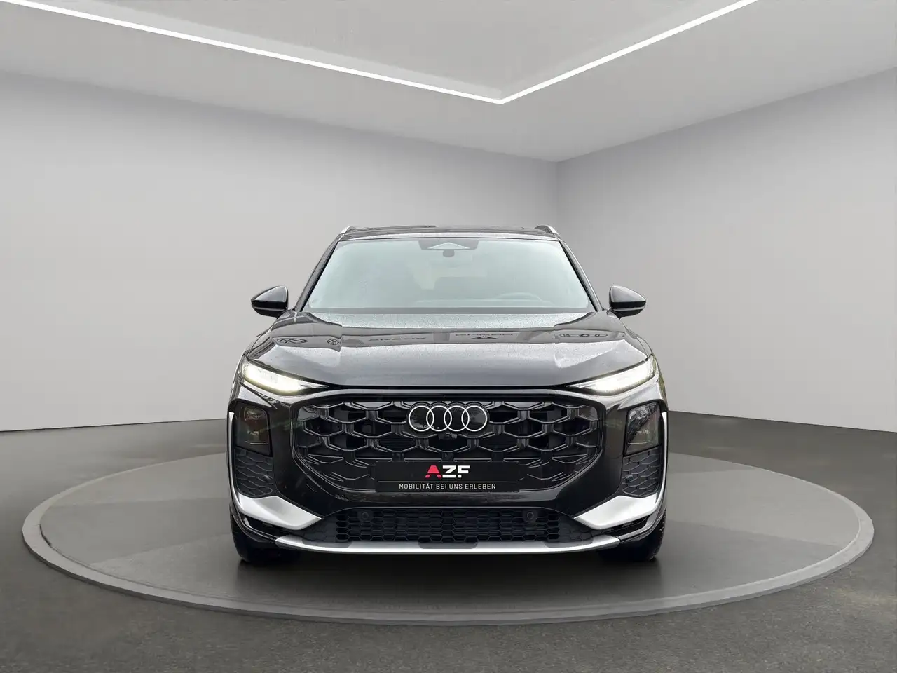 Audi Q3 SUV TFSI S tronic+PANO+LED+S LINE 6