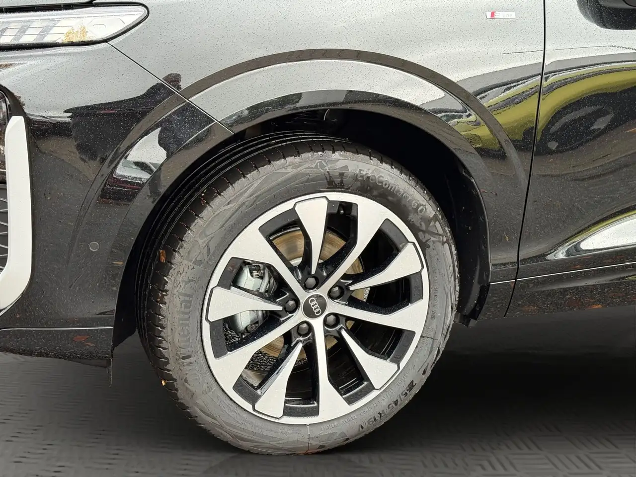 Audi Q3 SUV TFSI S tronic+PANO+LED+S LINE 8