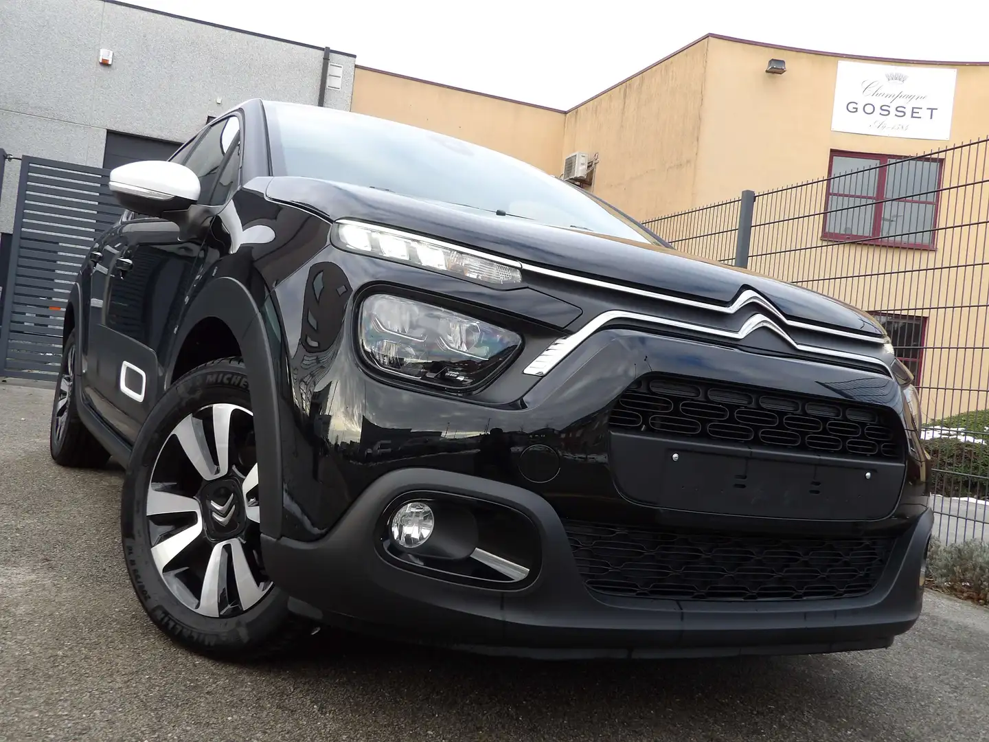 Citroen C3 1.2i PureTech Shine S Nero - 1