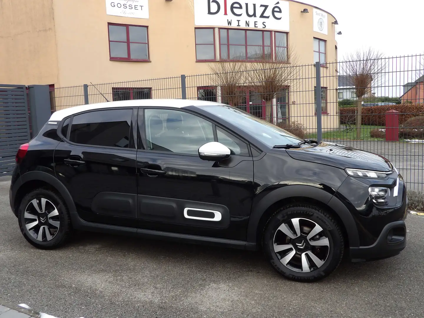 Citroen C3 1.2i PureTech Shine S Nero - 2