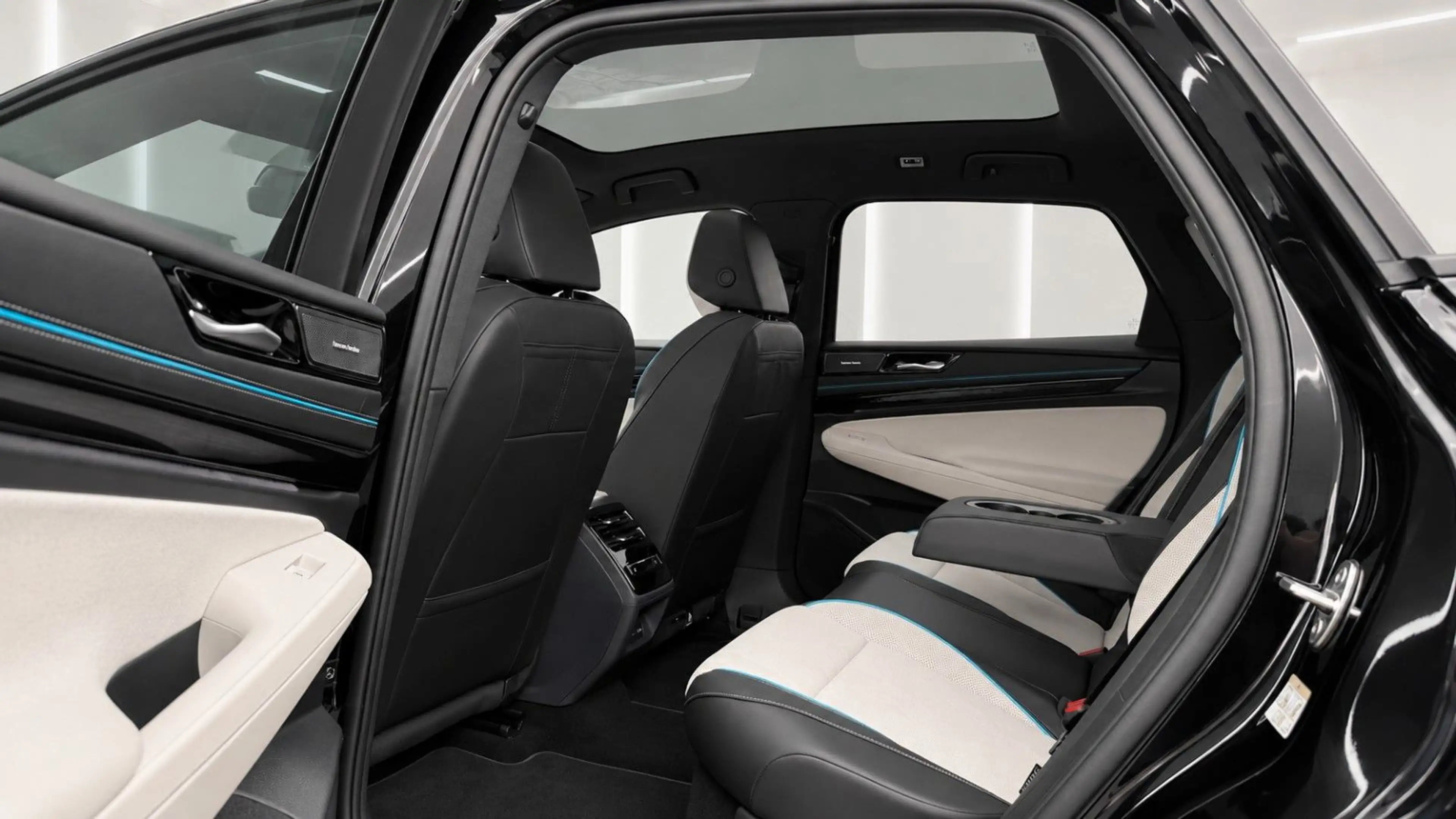 Volkswagen ID.7 Pro 210 kW *Pano*Head-Up*Matrix*Massage* — photo 12