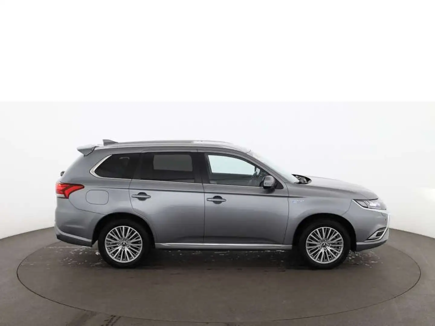 Mitsubishi Outlander 2.4 PHEV Intro Edition Aut LED LEDER Grau - 2