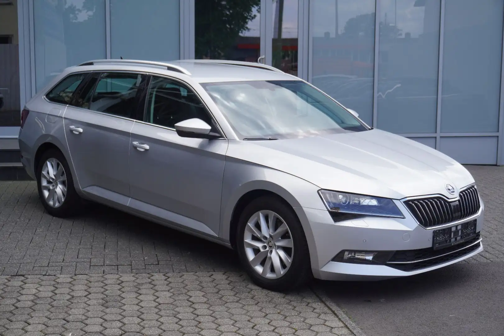 Skoda Superb Combi Style Navi/Sitzhzg/Tempo/Xenon/1.Hd Zilver - 1