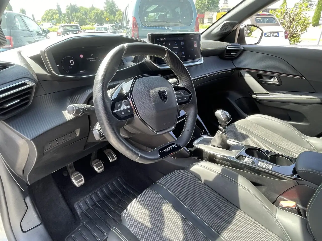 Peugeot 208 PureTech 100 5 porte GT 15